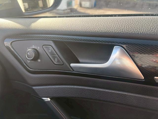 ゴルフヴァリアント ＴＳＩハイラインブルーモーションテクノロジー　８インチナビ　地デジＴＶ　バックカメラ　パーキングアシスト　クルコン　ターボ車　アイドリングストップ　ＨＩＤヘットライト　レーンキープアシスト　コーナーセンサー　Ｗエアコン　ステアリングスイッチ（27枚目）