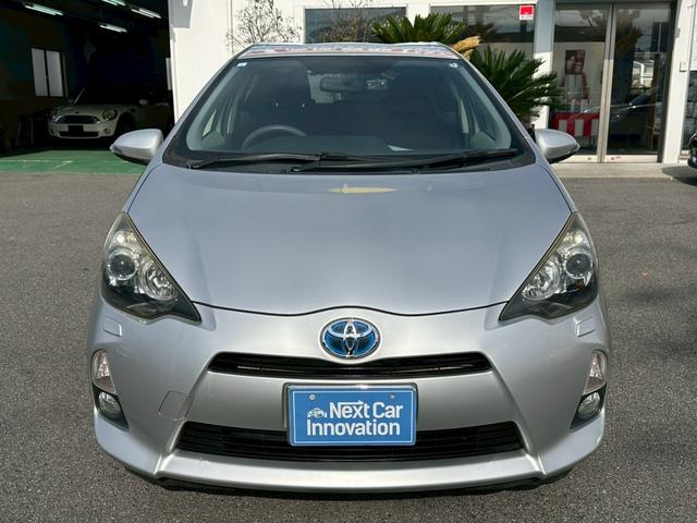 アクア Ｓ　ワンオーナー　リアスポイラー　純正ナビ　スマートキー　前後ドラレコ　バックカメラ　Ｂｌｕｅｔｏｏｔｈ　ＣＤ＆ＤＶＤ再生　プッシュスタート　ＬＥＤヘッドライト　オートライト　ステアスイッチ　ＥＴＣ（3枚目）