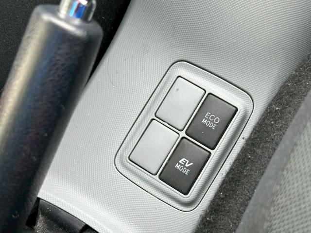 アクア Ｓ　ワンオーナー　リアスポイラー　純正ナビ　スマートキー　前後ドラレコ　バックカメラ　Ｂｌｕｅｔｏｏｔｈ　ＣＤ＆ＤＶＤ再生　プッシュスタート　ＬＥＤヘッドライト　オートライト　ステアスイッチ　ＥＴＣ（24枚目）