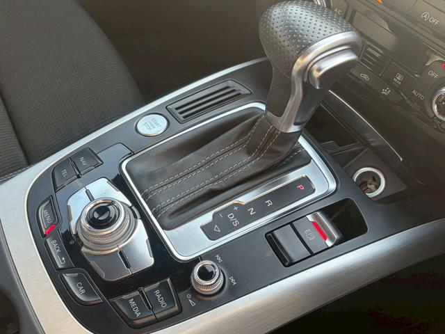 A4アバント 2.0TFSI Sラインパッケージ パワーバックドア 純正ナビ TV バックカメラ ETC シートヒーター ハーフレザーシート パワーシート アイドリングストップ コーナーセンサー パドルシフト スマートキー(23枚目)