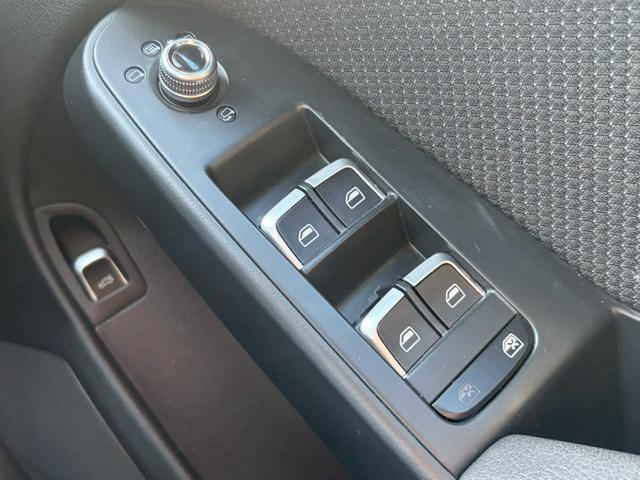 A4アバント 2.0TFSI Sラインパッケージ パワーバックドア 純正ナビ TV バックカメラ ETC シートヒーター ハーフレザーシート パワーシート アイドリングストップ コーナーセンサー パドルシフト スマートキー(26枚目)