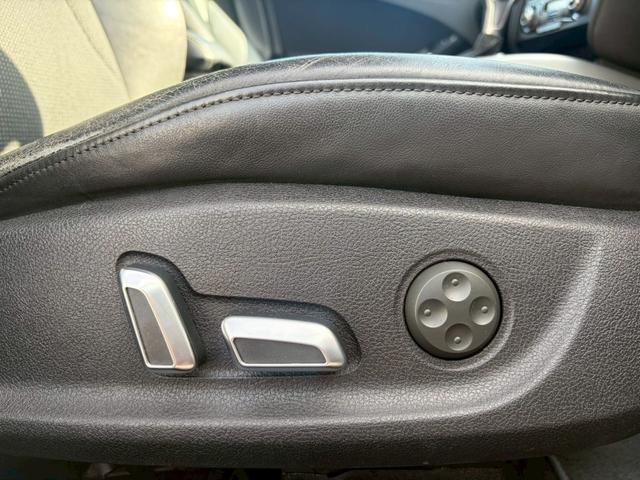 A4アバント 2.0TFSI Sラインパッケージ パワーバックドア 純正ナビ TV バックカメラ ETC シートヒーター ハーフレザーシート パワーシート アイドリングストップ コーナーセンサー パドルシフト スマートキー(30枚目)