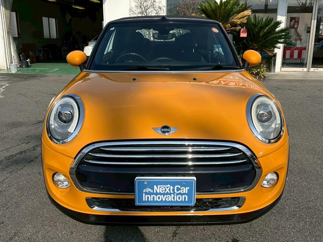ＭＩＮＩ クーパー　コンバーチブル　ナビゲーションＰＫＧ　ペッパーＰＫＧ　ライトＰＫＧ　エキサイメントＰＫＧ　ドラレコ　プッシュスタート　純正１６インチＡＷ　スマートキー　バックカメラ　ＥＴＣ　オートライト（14枚目）