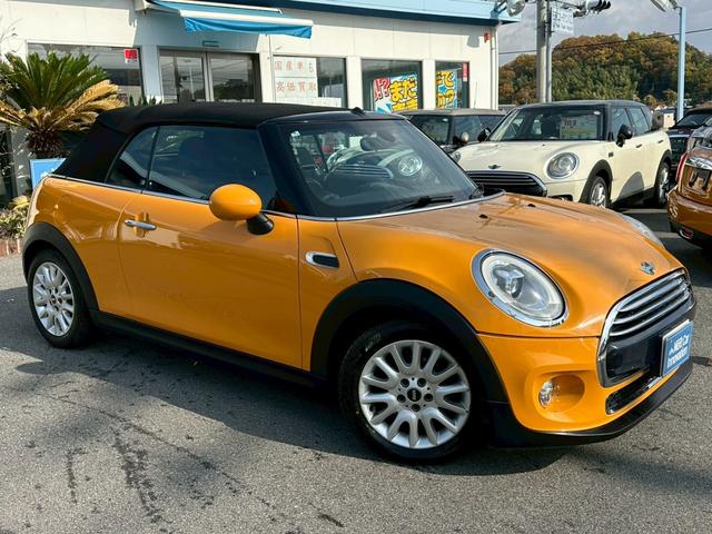 ＭＩＮＩ クーパー　コンバーチブル　ナビゲーションＰＫＧ　ペッパーＰＫＧ　ライトＰＫＧ　エキサイメントＰＫＧ　ドラレコ　プッシュスタート　純正１６インチＡＷ　スマートキー　バックカメラ　ＥＴＣ　オートライト（15枚目）