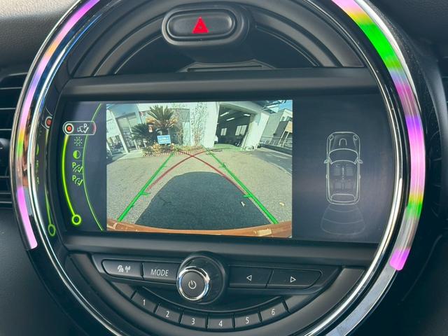 ＭＩＮＩ クーパー　コンバーチブル　ナビゲーションＰＫＧ　ペッパーＰＫＧ　ライトＰＫＧ　エキサイメントＰＫＧ　ドラレコ　プッシュスタート　純正１６インチＡＷ　スマートキー　バックカメラ　ＥＴＣ　オートライト（30枚目）