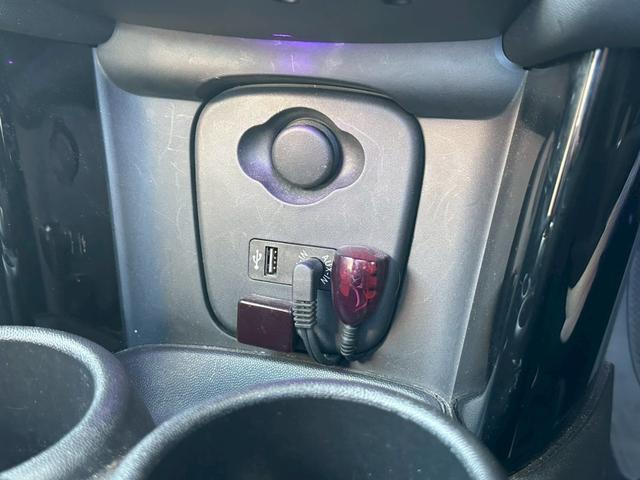 ＭＩＮＩ クーパー　コンバーチブル　ナビゲーションＰＫＧ　ペッパーＰＫＧ　ライトＰＫＧ　エキサイメントＰＫＧ　ドラレコ　プッシュスタート　純正１６インチＡＷ　スマートキー　バックカメラ　ＥＴＣ　オートライト（32枚目）