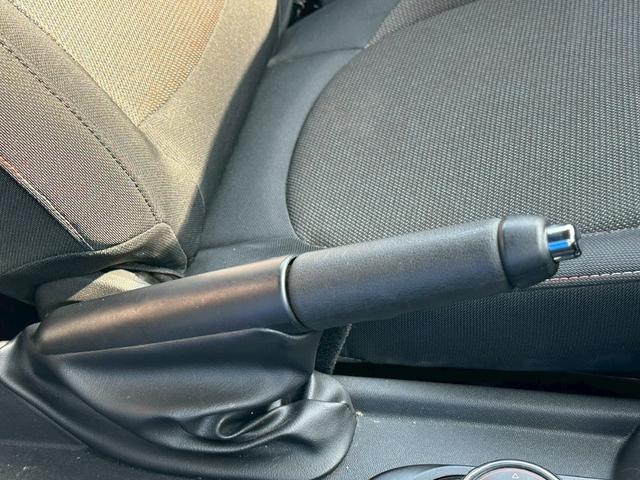 ＭＩＮＩ クーパー　コンバーチブル　ナビゲーションＰＫＧ　ペッパーＰＫＧ　ライトＰＫＧ　エキサイメントＰＫＧ　ドラレコ　プッシュスタート　純正１６インチＡＷ　スマートキー　バックカメラ　ＥＴＣ　オートライト（35枚目）