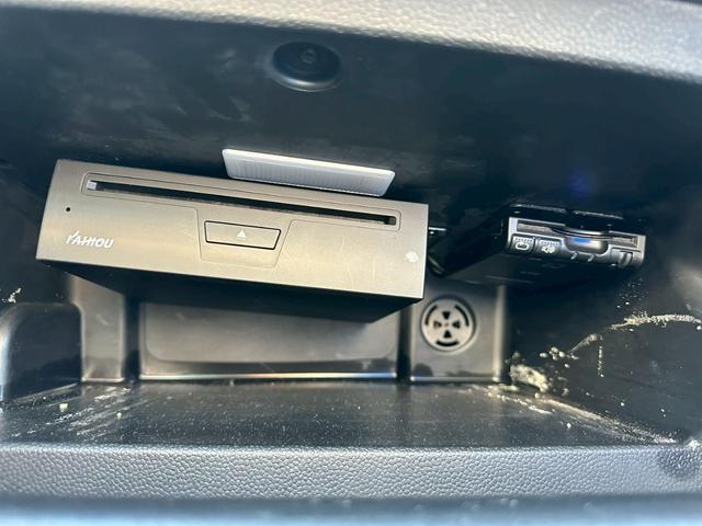 ＭＩＮＩ クーパー　コンバーチブル　ナビゲーションＰＫＧ　ペッパーＰＫＧ　ライトＰＫＧ　エキサイメントＰＫＧ　ドラレコ　プッシュスタート　純正１６インチＡＷ　スマートキー　バックカメラ　ＥＴＣ　オートライト（37枚目）