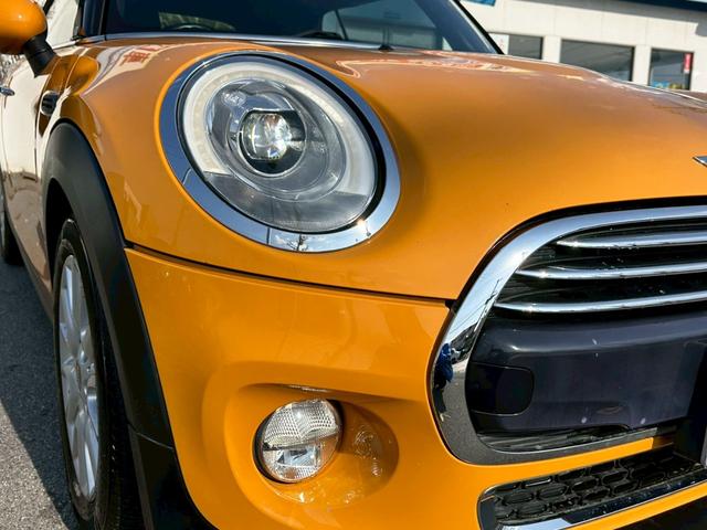 ＭＩＮＩ クーパー　コンバーチブル　ナビゲーションＰＫＧ　ペッパーＰＫＧ　ライトＰＫＧ　エキサイメントＰＫＧ　ドラレコ　プッシュスタート　純正１６インチＡＷ　スマートキー　バックカメラ　ＥＴＣ　オートライト（42枚目）