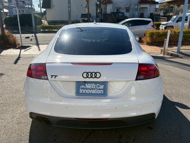 TTクーペ 2.0TFSI Sラインパッケージ ハーフレザーシート 純正ナビ パワーシート 電動リヤスポイラー フルセグTV バックカメラ Bluetooth CD&DVD再生 バックソナー パドルシフト アルミペダル ETC(7枚目)