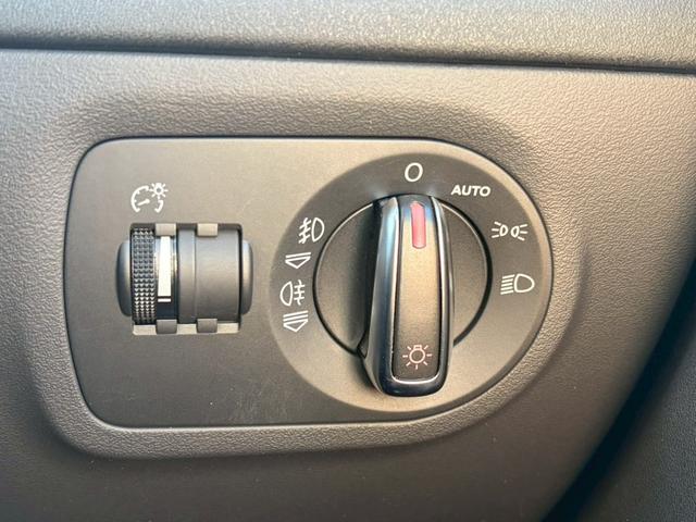 TTクーペ 2.0TFSI Sラインパッケージ ハーフレザーシート 純正ナビ パワーシート 電動リヤスポイラー フルセグTV バックカメラ Bluetooth CD&DVD再生 バックソナー パドルシフト アルミペダル ETC(23枚目)