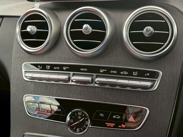 Cクラス C180クーペ スポーツ サンルーフ 赤革シート バックモニター 衝突軽減ブレーキ パワーシート シートヒーター 追従クルーズコントロール Bluetooth レーンキープ ドラレコ 純正ナビ フルセグTV コーナーセンサー(22枚目)