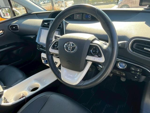 プリウス Ａプレミアム　モデリスタフルエアロ　純正ナビ　衝突軽減ブレーキ　レーンアシスト　パワーシート　バックカメラクルーズコントロール　３６０°ドラレコ　スマートキー　コーナーセンサー　純正１７インチＡＷ　ＥＴＣ（15枚目）