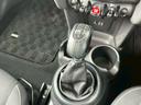 クーパー　純正ナビ　バックカメラ　Ｂｌｕｅｔｏｏｔｈ　プッシュスタート　ミラー型ＥＴＣ　ドラレコ　ミュージックサーバー　ＬＥＤヘッドライト　オートライト　ツートンルーフ　純正１５インチＡＷ　アイドリングストップ（23枚目）