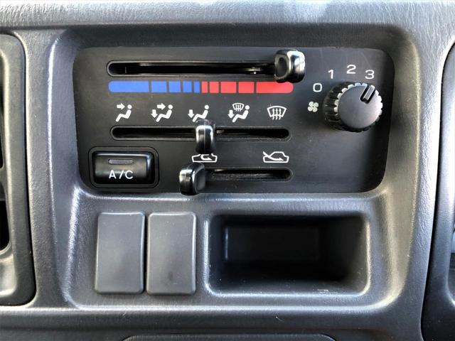 サンバートラック ＴＢ　２ＷＤ　５速ＭＴ　三方開　エアコン　ラジオ　運転席エアバッグ　タイミングベルト交換済（31枚目）