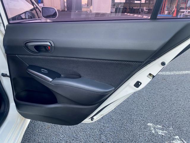 シビック タイプＲ　☆ｅｌＳＰＯＲＴ車高調　ゼロファイターマフラー　カーボントランク（ボディ色塗分け塗装）ブレンボキャリパー　１８インチＡＷ　６速ＭＴ　カロッツェリアナビ　フルセグ　ＥＴＣ　黒内装☆（64枚目）