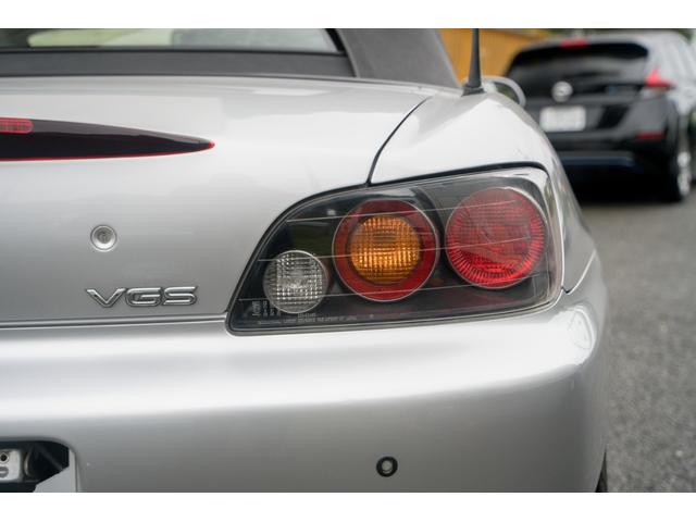 S2000 タイプV VGS VTEC 6速MT 専用ステアリング HONDAACCESSユーロパフォーマンスR5 17インチAW 黒幌 黒内装 ハーフレザーシート レーダー プッシュスタート HIDヘッドライト ABS(32枚目)