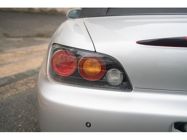 S2000 タイプV VGS VTEC 6速MT 専用ステアリング HONDAACCESSユーロパフォーマンスR5 17インチAW 黒幌 黒内装 ハーフレザーシート レーダー プッシュスタート HIDヘッドライト ABS(33枚目)