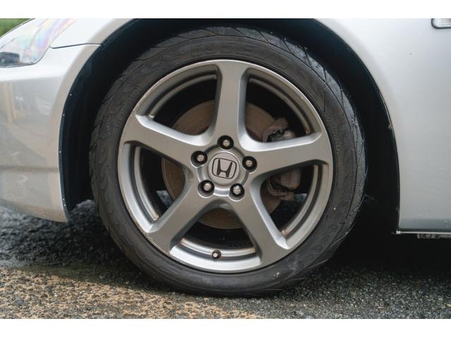 S2000 タイプV VGS VTEC 6速MT 専用ステアリング HONDAACCESSユーロパフォーマンスR5 17インチAW 黒幌 黒内装 ハーフレザーシート レーダー プッシュスタート HIDヘッドライト ABS(39枚目)