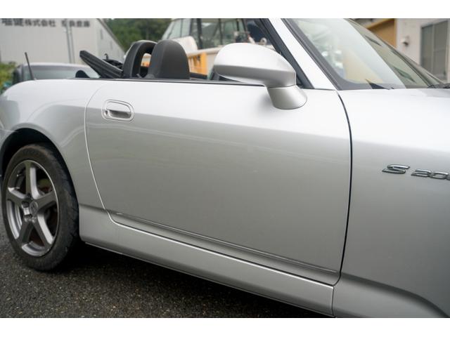 S2000 タイプV VGS VTEC 6速MT 専用ステアリング HONDAACCESSユーロパフォーマンスR5 17インチAW 黒幌 黒内装 ハーフレザーシート レーダー プッシュスタート HIDヘッドライト ABS(43枚目)