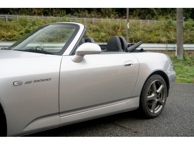 S2000 タイプV VGS VTEC 6速MT 専用ステアリング HONDAACCESSユーロパフォーマンスR5 17インチAW 黒幌 黒内装 ハーフレザーシート レーダー プッシュスタート HIDヘッドライト ABS(44枚目)