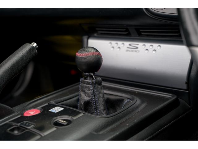 S2000 タイプV VGS VTEC 6速MT 専用ステアリング HONDAACCESSユーロパフォーマンスR5 17インチAW 黒幌 黒内装 ハーフレザーシート レーダー プッシュスタート HIDヘッドライト ABS(64枚目)