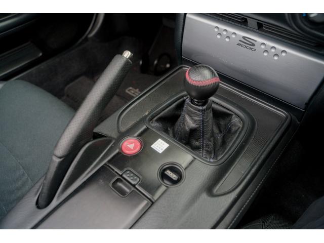 S2000 タイプV VGS VTEC 6速MT 専用ステアリング HONDAACCESSユーロパフォーマンスR5 17インチAW 黒幌 黒内装 ハーフレザーシート レーダー プッシュスタート HIDヘッドライト ABS(66枚目)