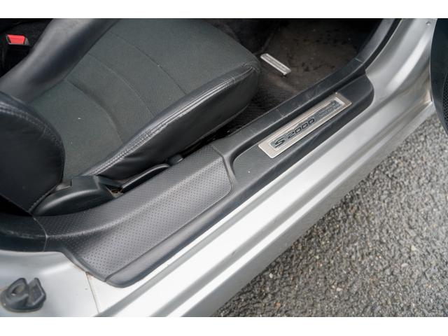 S2000 タイプV VGS VTEC 6速MT 専用ステアリング HONDAACCESSユーロパフォーマンスR5 17インチAW 黒幌 黒内装 ハーフレザーシート レーダー プッシュスタート HIDヘッドライト ABS(72枚目)