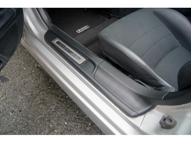 S2000 タイプV VGS VTEC 6速MT 専用ステアリング HONDAACCESSユーロパフォーマンスR5 17インチAW 黒幌 黒内装 ハーフレザーシート レーダー プッシュスタート HIDヘッドライト ABS(73枚目)