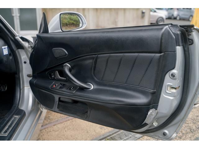 S2000 タイプV VGS VTEC 6速MT 専用ステアリング HONDAACCESSユーロパフォーマンスR5 17インチAW 黒幌 黒内装 ハーフレザーシート レーダー プッシュスタート HIDヘッドライト ABS(75枚目)
