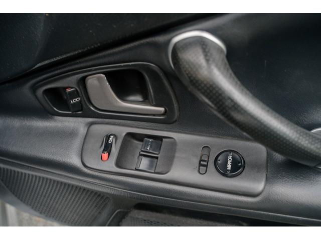 S2000 タイプV VGS VTEC 6速MT 専用ステアリング HONDAACCESSユーロパフォーマンスR5 17インチAW 黒幌 黒内装 ハーフレザーシート レーダー プッシュスタート HIDヘッドライト ABS(77枚目)