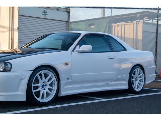 スカイライン ２５ＧＴターボ　純正５速ＭＴ　フルエアロ　車高調　１８インチＡＷ　ＷＯＲＫＣＲｋａｉ極　対向キャリパー　柿本改マフラー　Ｄｅｆｉブースト・水温・油温計　ＧＲｅｄｄｙブーコン　ターボタイマー　ＭＯＭＯステ　ＥＴＣ（14枚目）