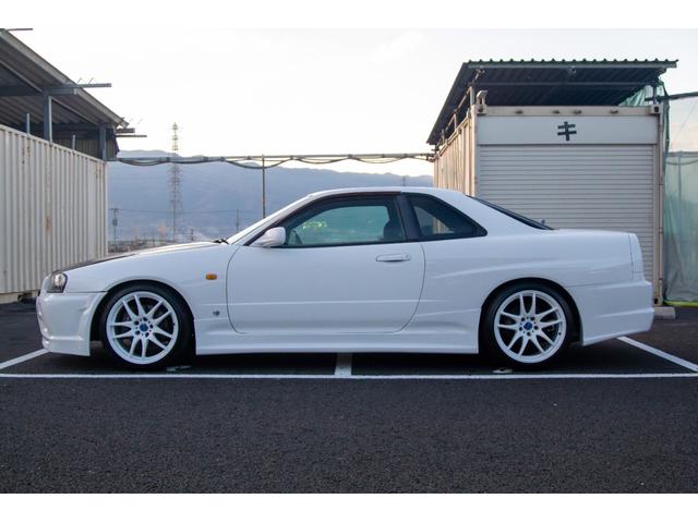 スカイライン ２５ＧＴターボ　純正５速ＭＴ　フルエアロ　車高調　１８インチＡＷ　ＷＯＲＫＣＲｋａｉ極　対向キャリパー　柿本改マフラー　Ｄｅｆｉブースト・水温・油温計　ＧＲｅｄｄｙブーコン　ターボタイマー　ＭＯＭＯステ　ＥＴＣ（24枚目）