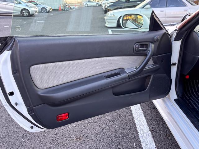 スカイライン ２５ＧＴターボ　純正５速ＭＴ　フルエアロ　車高調　１８インチＡＷ　ＷＯＲＫＣＲｋａｉ極　対向キャリパー　柿本改マフラー　Ｄｅｆｉブースト・水温・油温計　ＧＲｅｄｄｙブーコン　ターボタイマー　ＭＯＭＯステ　ＥＴＣ（78枚目）