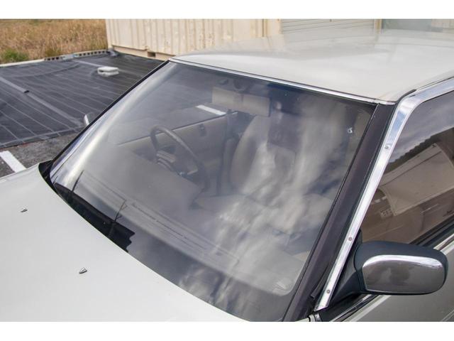 ���t�����g�K���X����ѐΐՓ��Ȃ��Y��ȏ�Ԃł���