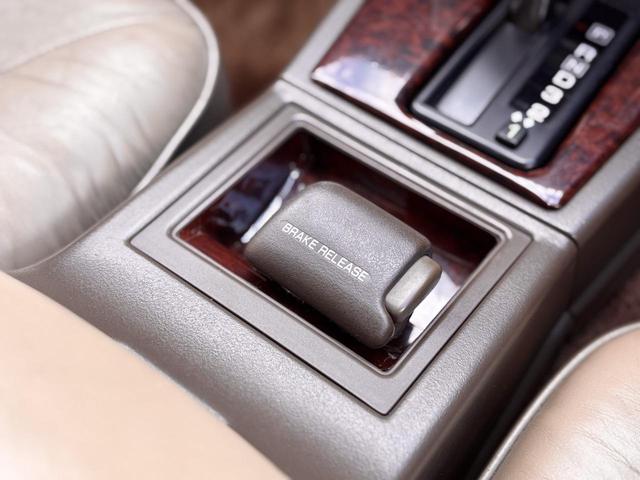 ���T�C�h�u���[�L�����[�X���o�[���Y��ȏ�Ԃł���