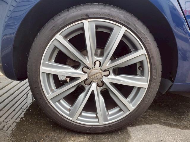 Ａ１スポーツバック １．４ＴＦＳＩ　１．４ＴＦＳＩ（５名）正規輸入車　２トーンルーフ　前後ドラレコ　スペアキー有　スマートキー　純正ナビ　Ｂｌｕｅｔｏｏｔｈ　フルセグ　ＣＤ　ＤＶＤ　ＳＤ　取説　保証書　純正１７インチアルミ　革ハンドル（35枚目）