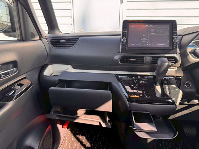 デリカミニ Ｔ　プレミアム　純正９型ナビ　全周囲カメラ　アダプティブクルーズコントロール　衝突被害軽減ブレーキ　デジタルインナーミラー　シートヒーター　両側パワースライドドア　前後ドライブレコーダー　ＥＴＣ２．０　ＬＥＤ（31枚目）