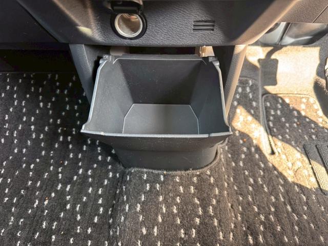 デリカミニ Ｔ　プレミアム　純正９型ナビ　全周囲カメラ　アダプティブクルーズコントロール　衝突被害軽減ブレーキ　デジタルインナーミラー　シートヒーター　両側パワースライドドア　前後ドライブレコーダー　ＥＴＣ２．０　ＬＥＤ（32枚目）