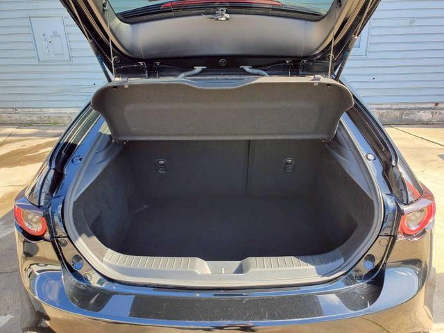 ＭＡＺＤＡ３ファストバック １５Ｓツーリング　純正ナビ　前後ドライブレコーダー　全周囲カメラ　ＥＴＣ　本革巻ハンドル　パーキングセンサー　Ｂｌｕｅｔｏｏｔｈ対応　ＨＤＭＩ対応　ＤＶＤ　フルセグＴＶ　１８インチアルミホイール（68枚目）