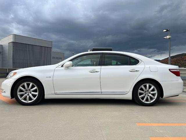 ＬＳ ＬＳ４６０　バージョンＣ　Ｉパッケージ　ユーザー買取／純正ナビ／バックカメラ／黒レザーシート／ステアリングヒーター／クルーズコントロール（15枚目）