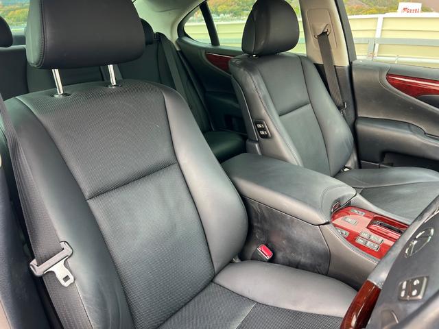 ＬＳ ＬＳ４６０　バージョンＣ　Ｉパッケージ　ユーザー買取／純正ナビ／バックカメラ／黒レザーシート／ステアリングヒーター／クルーズコントロール（21枚目）