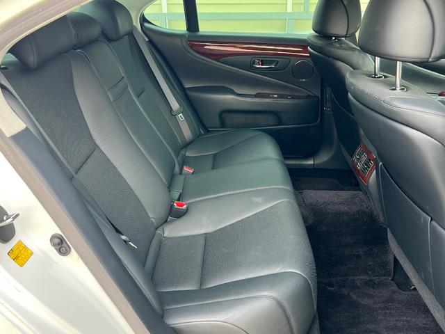 ＬＳ ＬＳ４６０　バージョンＣ　Ｉパッケージ　ユーザー買取／純正ナビ／バックカメラ／黒レザーシート／ステアリングヒーター／クルーズコントロール（22枚目）