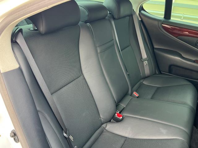 ＬＳ ＬＳ４６０　バージョンＣ　Ｉパッケージ　ユーザー買取／純正ナビ／バックカメラ／黒レザーシート／ステアリングヒーター／クルーズコントロール（23枚目）