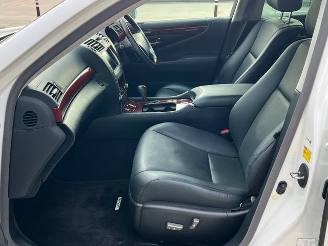 ＬＳ ＬＳ４６０　バージョンＣ　Ｉパッケージ　ユーザー買取／純正ナビ／バックカメラ／黒レザーシート／ステアリングヒーター／クルーズコントロール（29枚目）