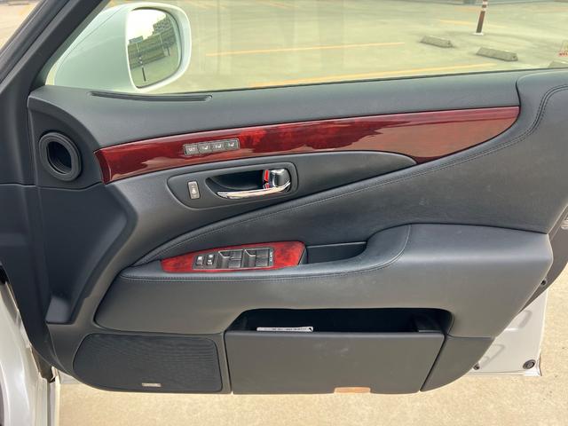 ＬＳ ＬＳ４６０　バージョンＣ　Ｉパッケージ　ユーザー買取／純正ナビ／バックカメラ／黒レザーシート／ステアリングヒーター／クルーズコントロール（46枚目）