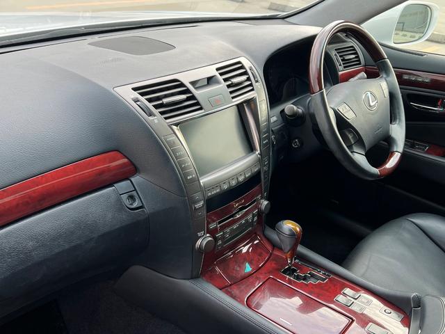 ＬＳ ＬＳ４６０　バージョンＣ　Ｉパッケージ　ユーザー買取／純正ナビ／バックカメラ／黒レザーシート／ステアリングヒーター／クルーズコントロール（52枚目）