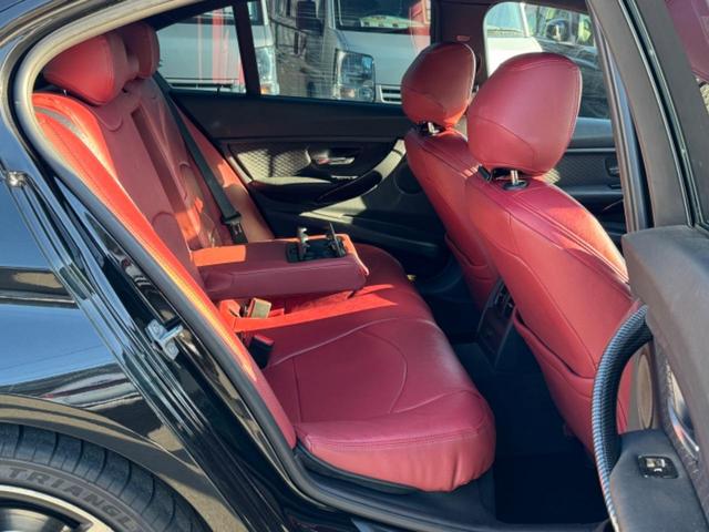 ３シリーズ ３２０ｉ　Ｍスポーツ　ユーザー買取／社外フロントリップ／社外アルミホイール／純正ナビ／バックカメラ（36枚目）
