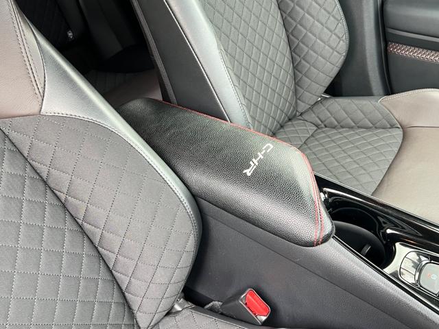 Ｃ－ＨＲ Ｇ　ワンオーナー／ユーザー買取／純正ナビ／バックカメラ／スマートキー／プッシュスタート／純正アルミ（26枚目）