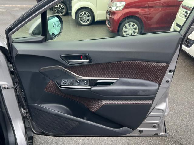 Ｃ－ＨＲ Ｇ　ワンオーナー／ユーザー買取／純正ナビ／バックカメラ／スマートキー／プッシュスタート／純正アルミ（33枚目）